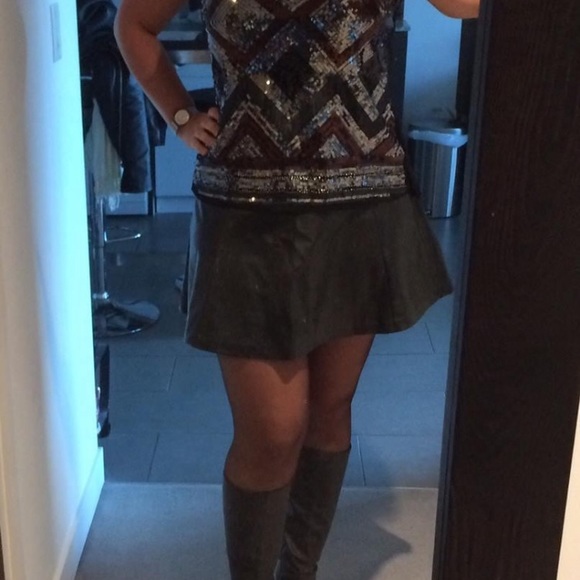 H&M EUC women’s silver bronze and black sequin tank top size medium - Picture 5 of 6